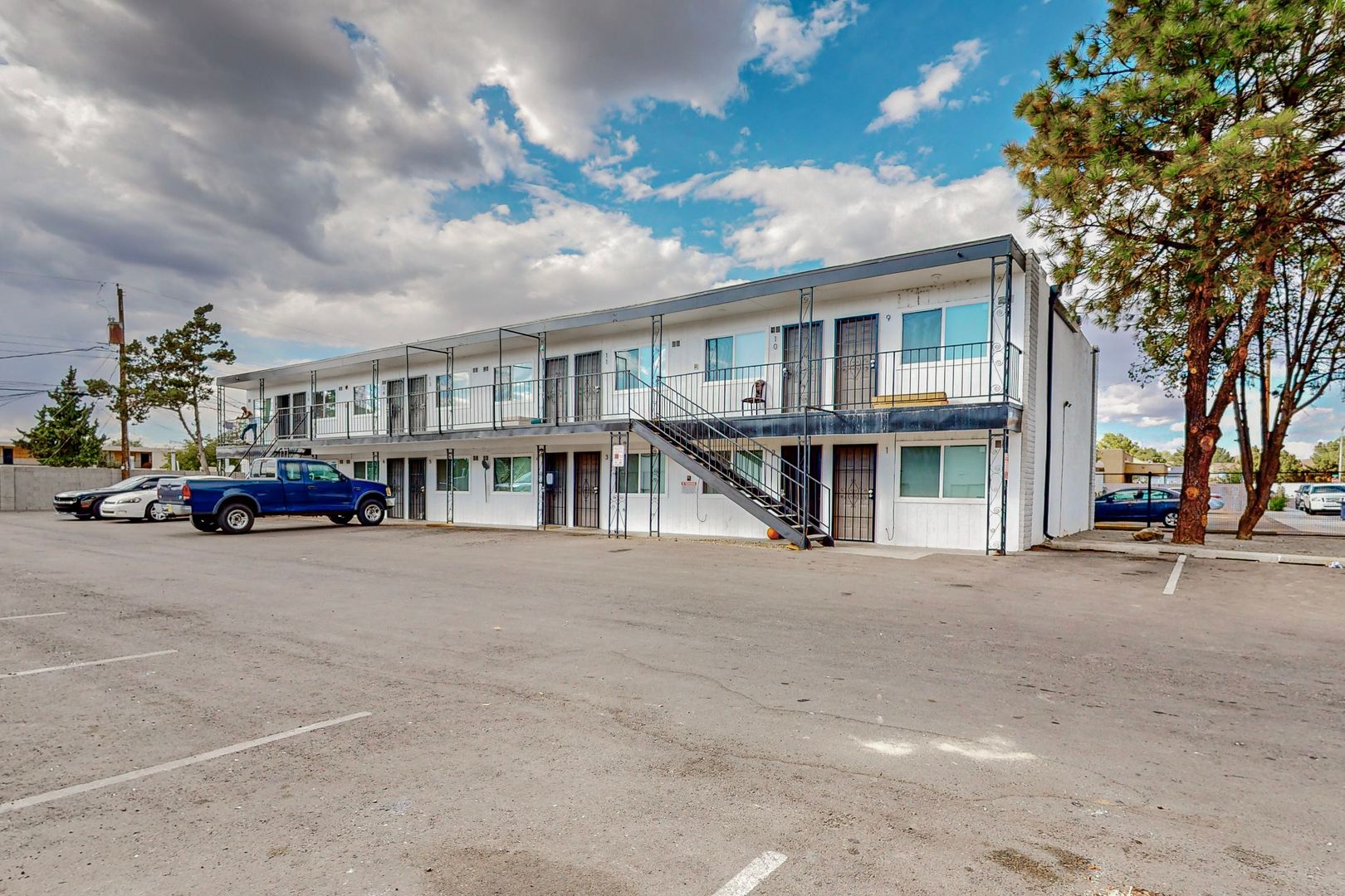 Albuquerque Apartment: 433 Mesilla St SE