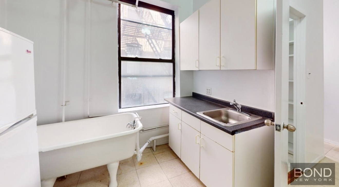New York Condo: 164 Mott Street