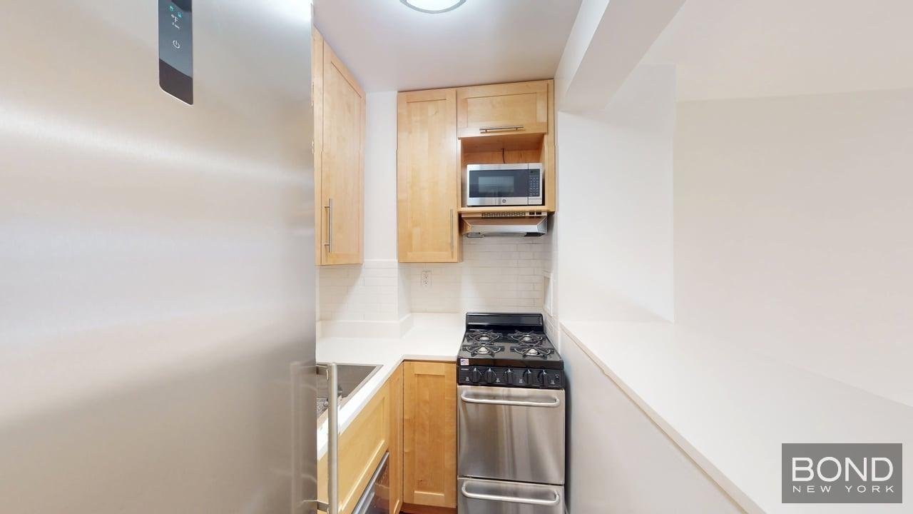 New York Condo: 151 West 16th
