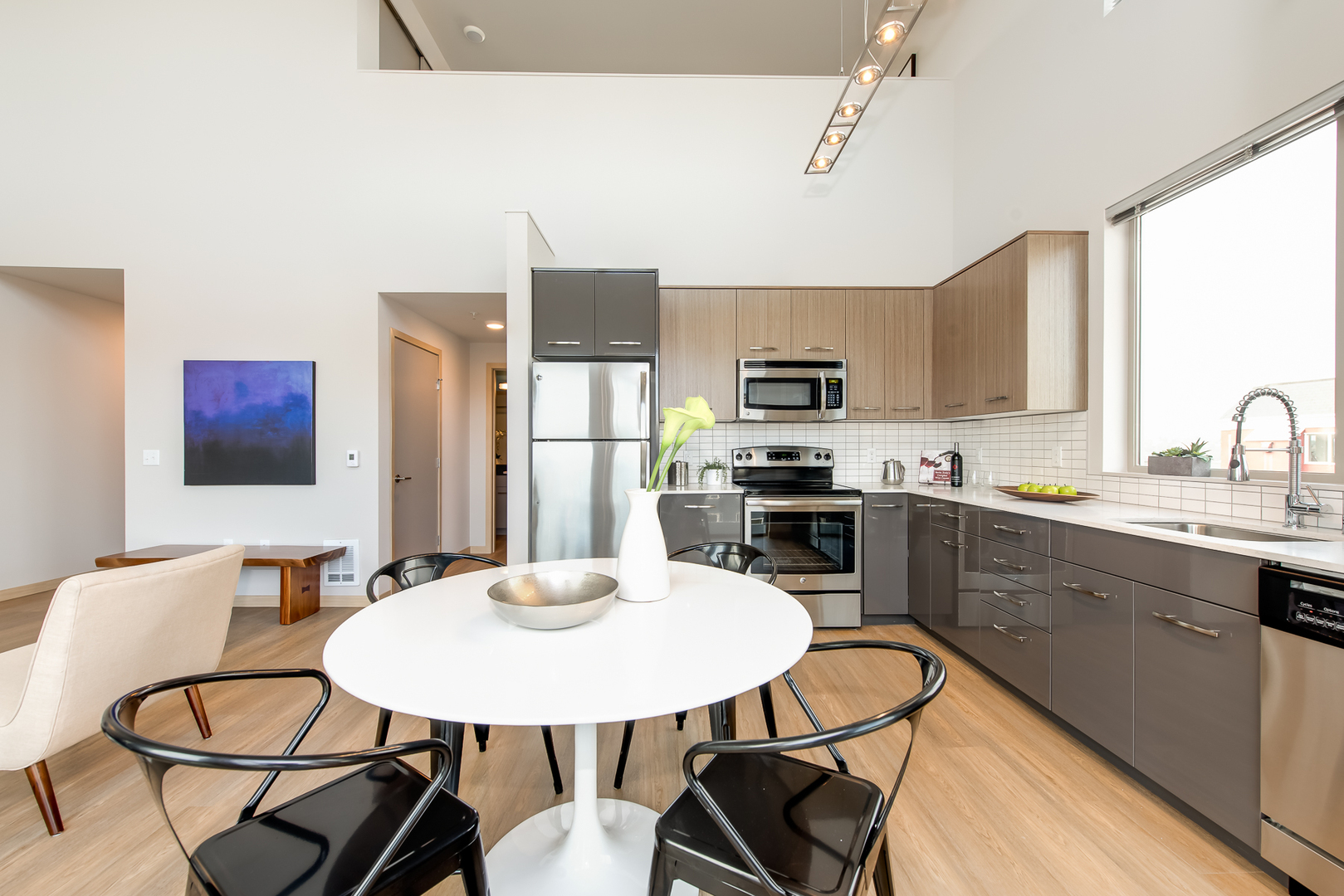Seattle Apartment: 200 Belmont Ave E