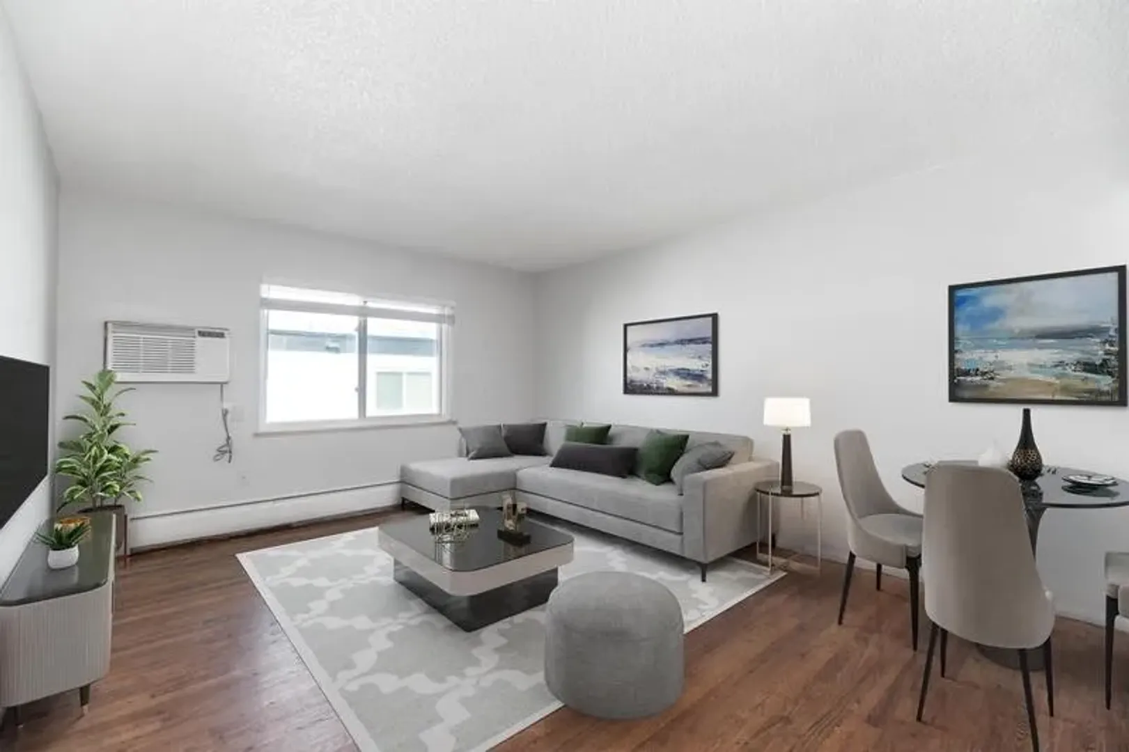 Aurora Apartment: 1400 Moline St