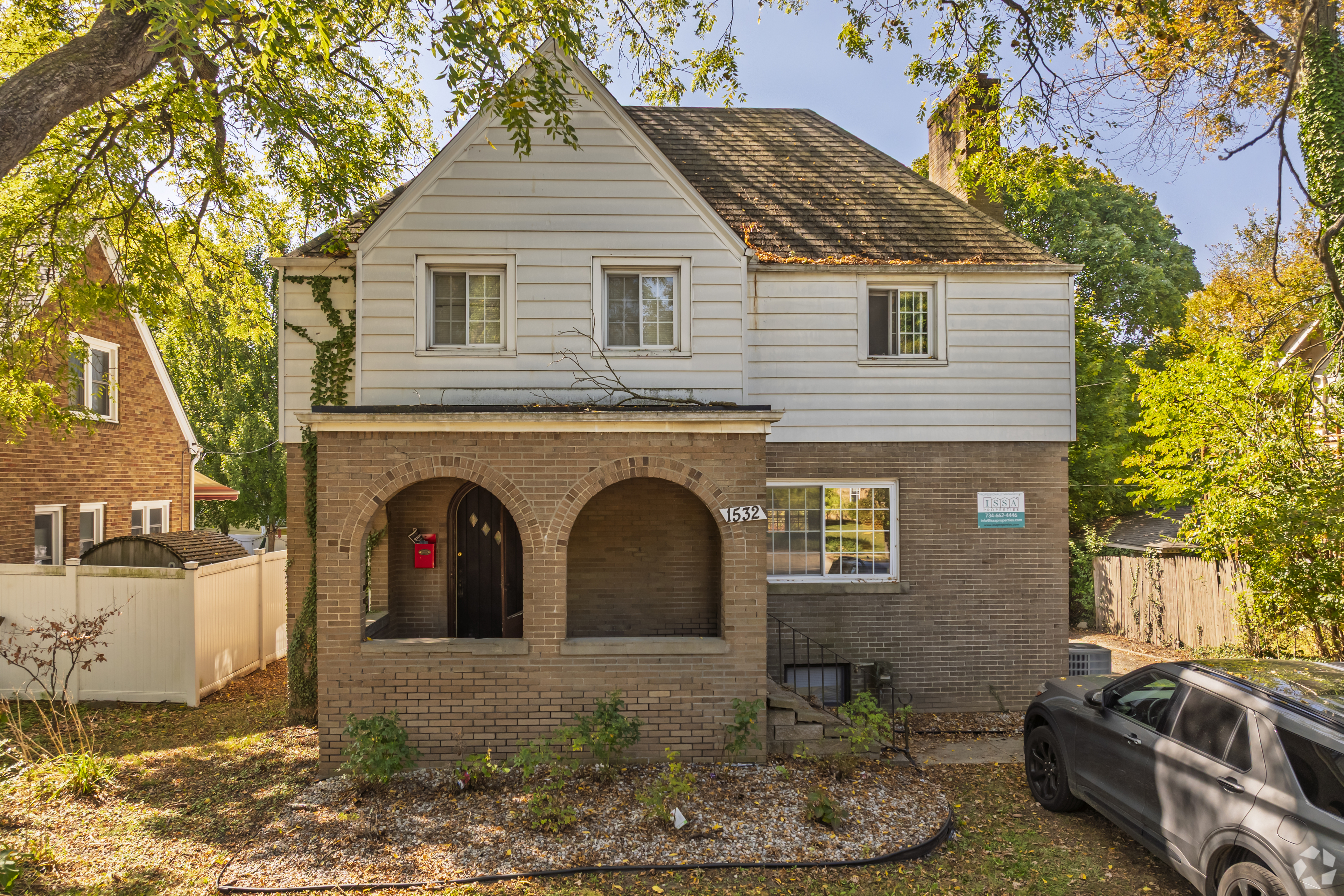 Ann Arbor House: 1532 Packard Rd