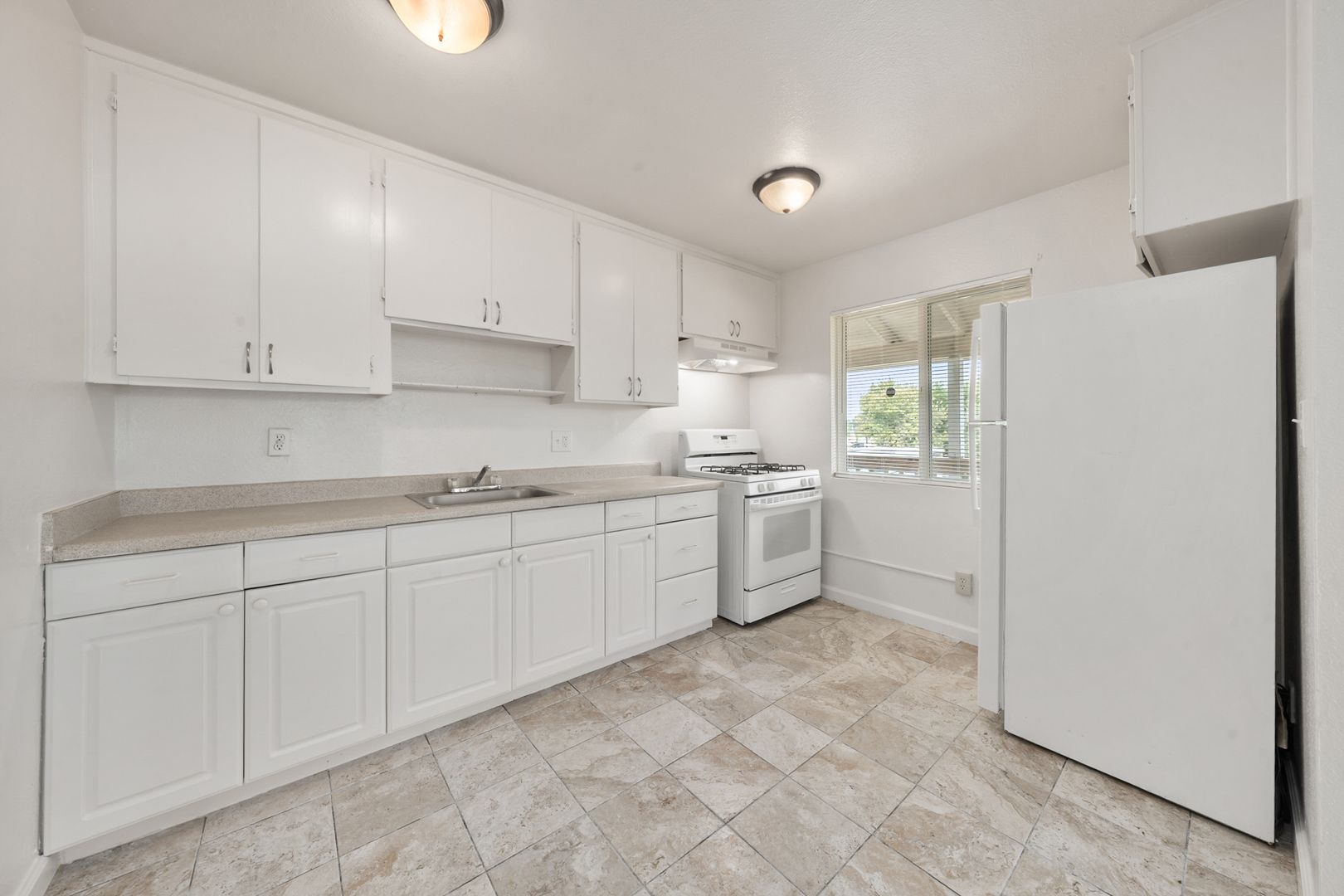 Rio Linda House: 6044 Marysville Blvd