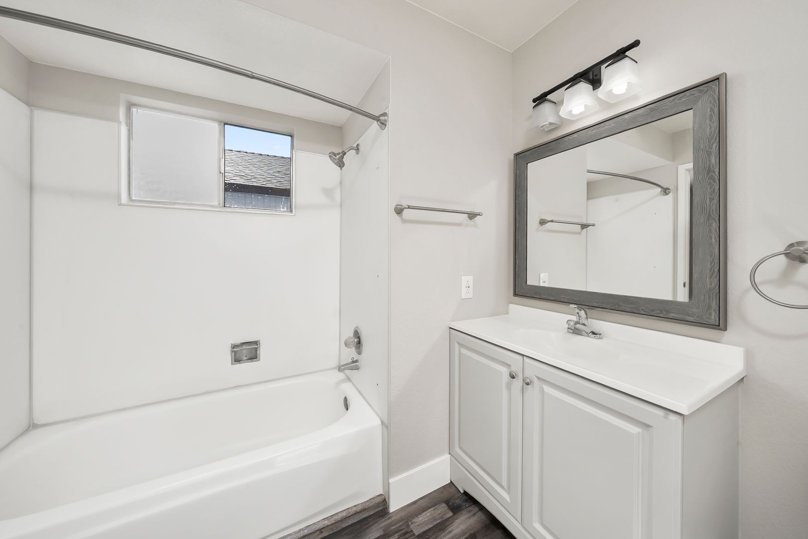 Roseville House: 209 Tahoe Ave