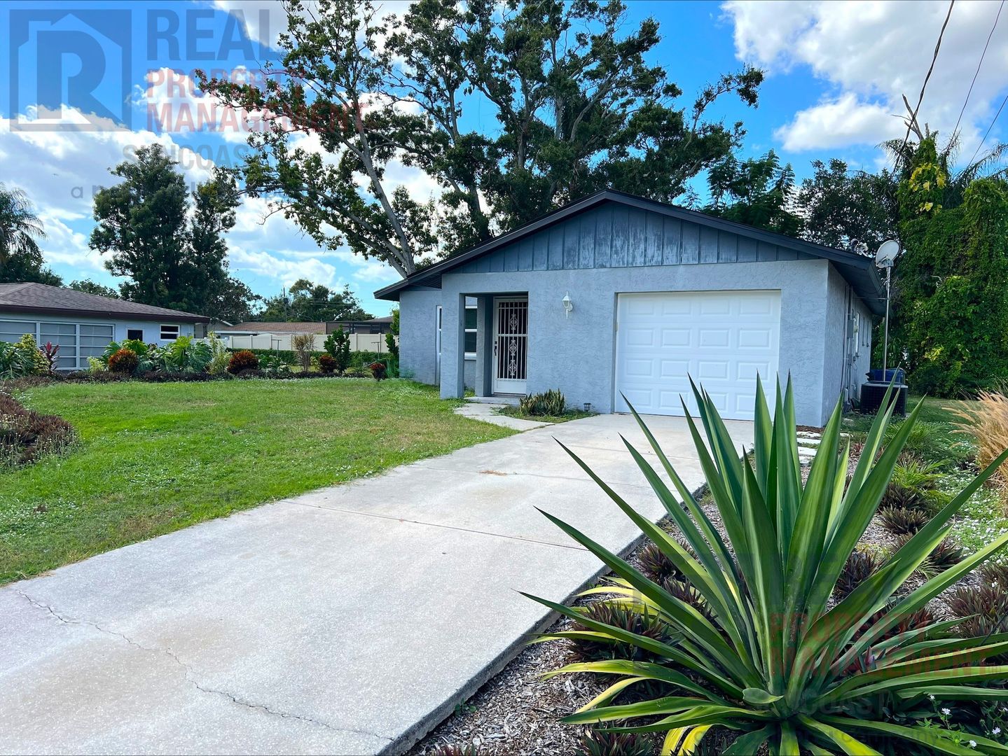 Sarasota House: 2950 Pafko Dr
