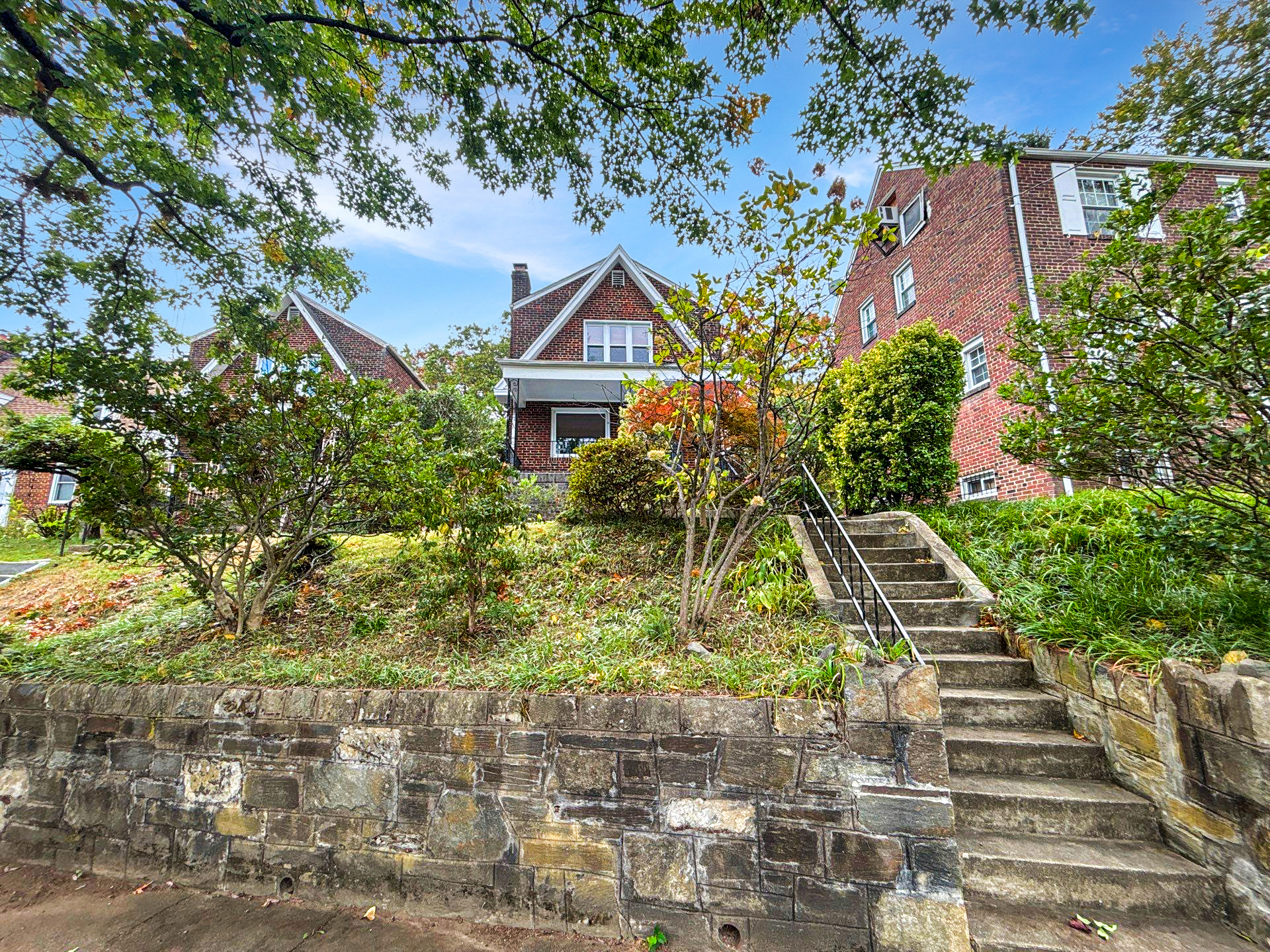 Washington Townhome: 1913 Bunker Hill Rd NE