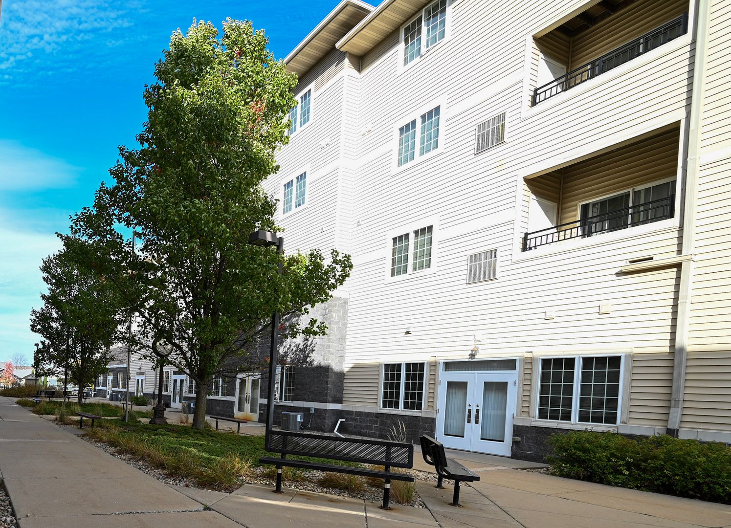 OREGON Apartment: 218 WOLFE St