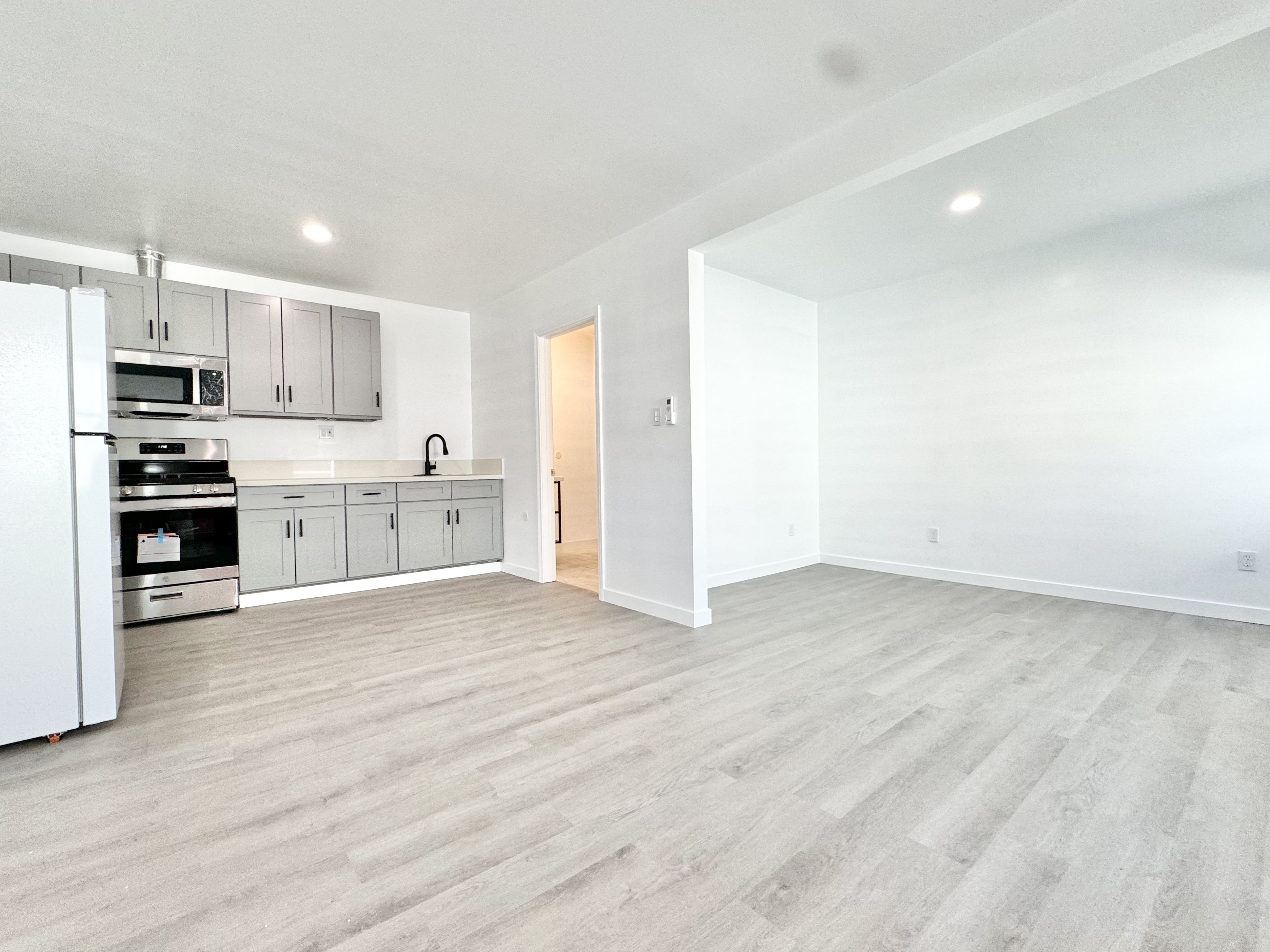 Eagle Rock Condo: 1750 Colorado Blvd