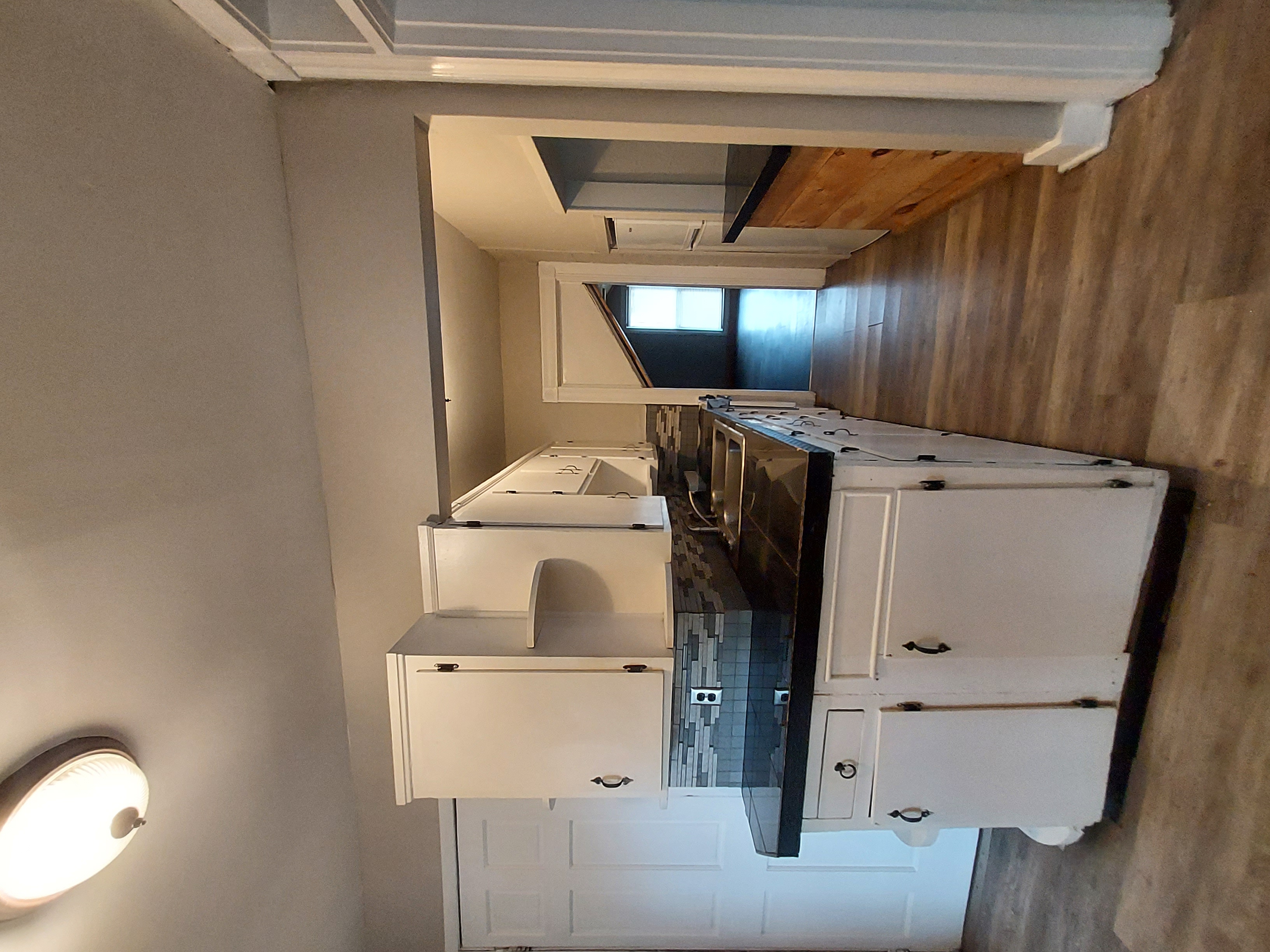 Newark Condo: 92 1/2 Penney Ave.