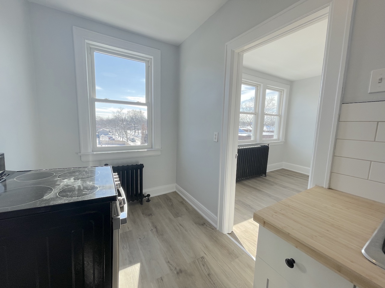 Windsor Condo: 74 Hanna St W