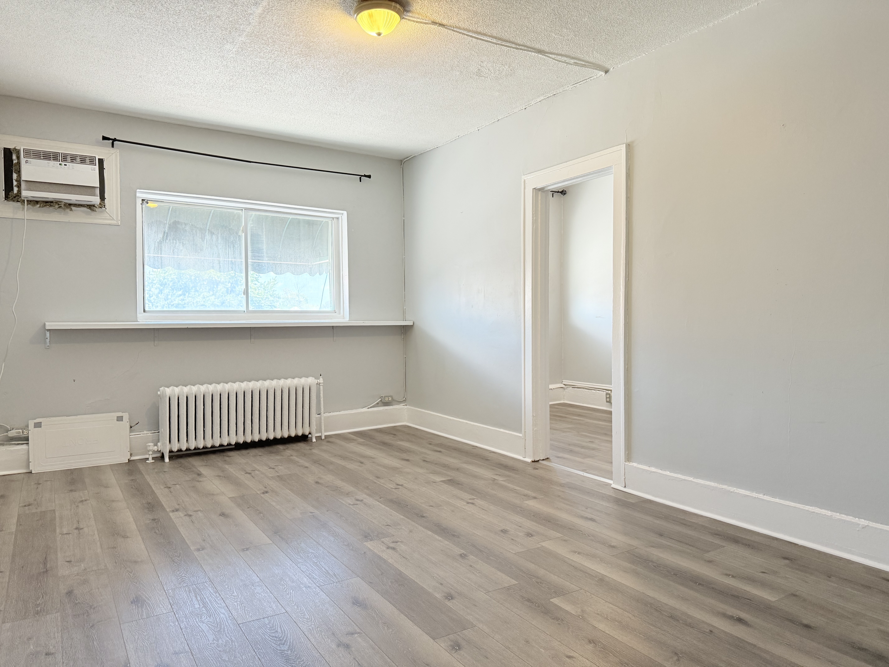 Windsor Condo: 1441 Wyandotte St E