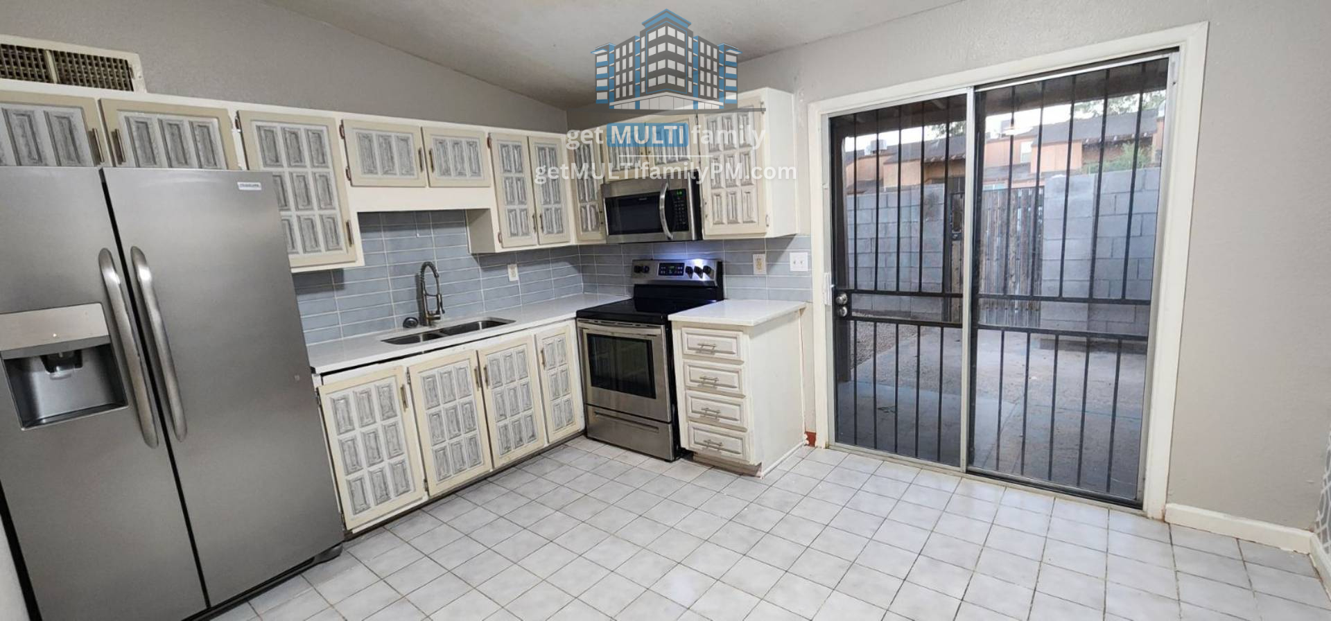 Phoenix Townhome: 3645 N 69th Ave