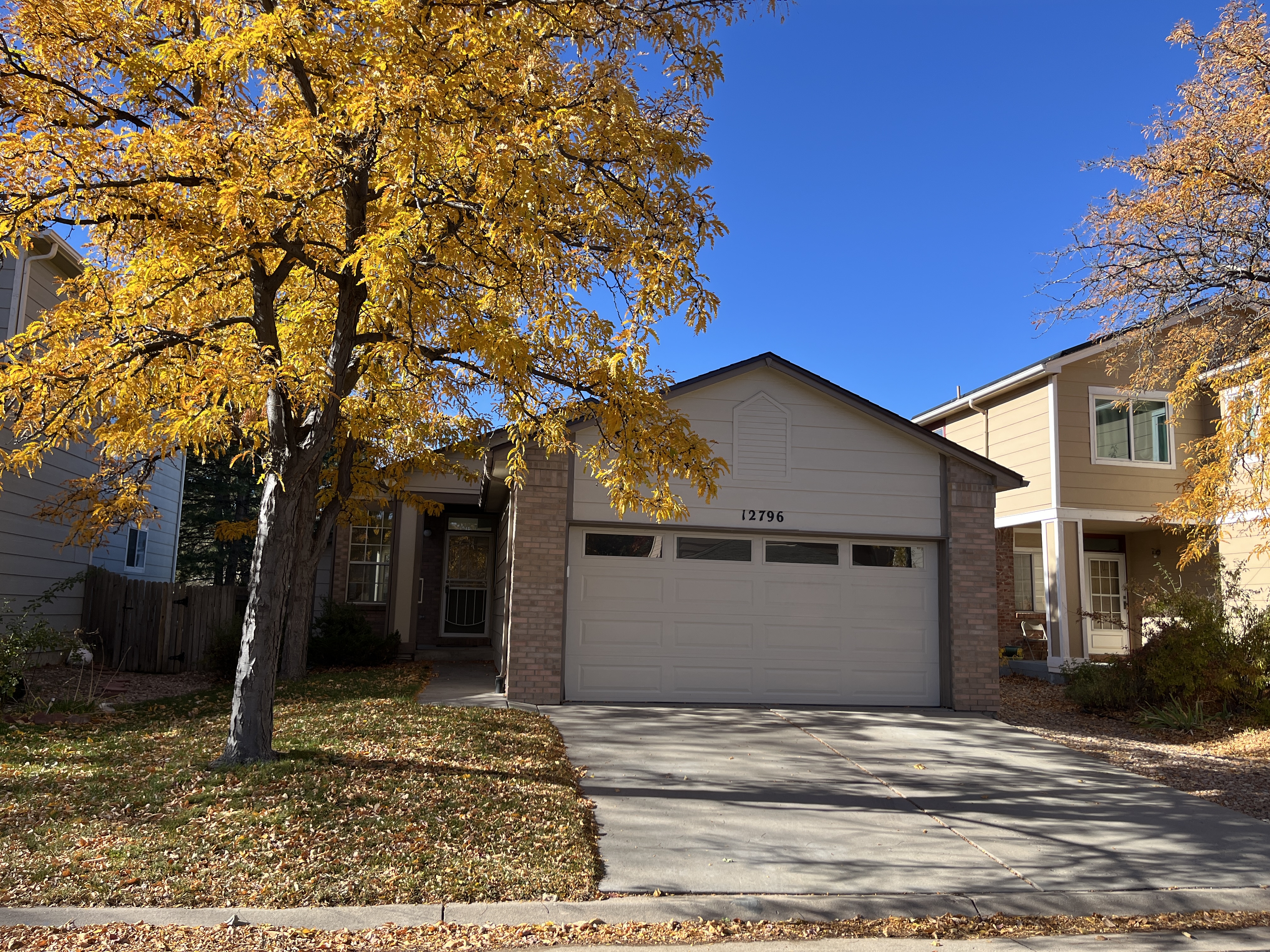 Aurora House: 12796 E Wyoming Pl