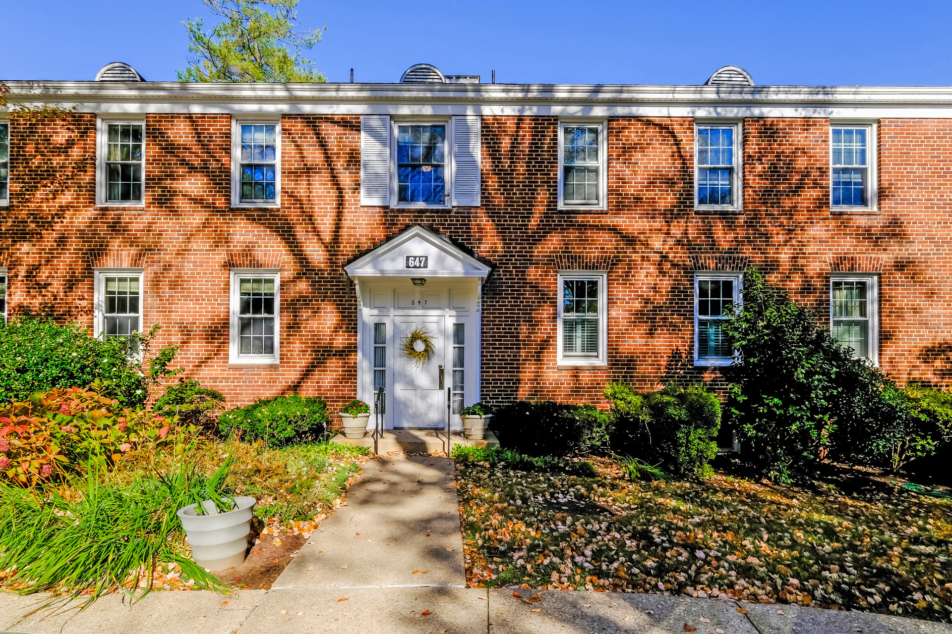 Rockville Condo: 647 Azalea Dr