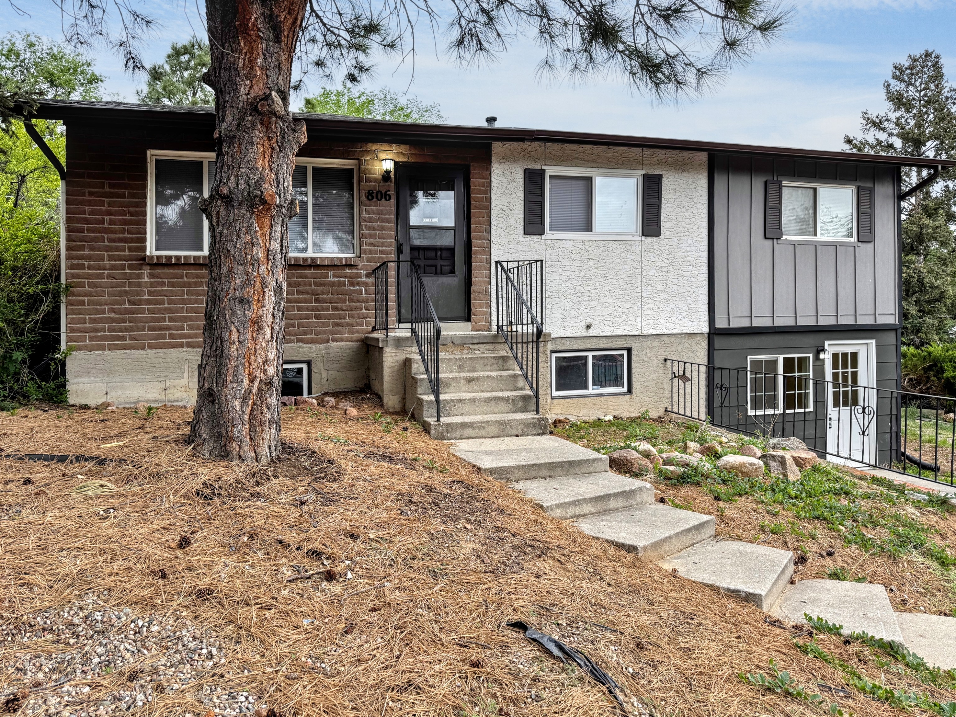 Colorado Springs House: 806 Paradise Lane