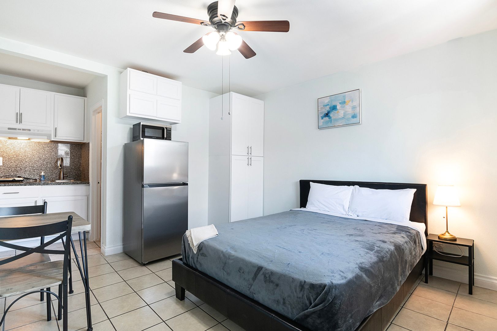 Los Angeles Apartment: 4905 W Adams Blvd