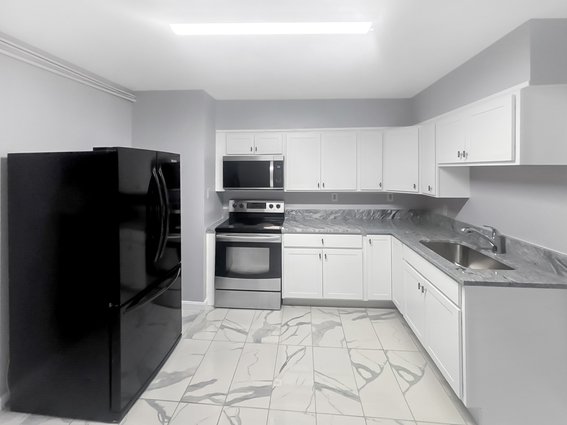 Halethorpe Condo: 3201 Lily Ave, Halethorpe, MD 21227