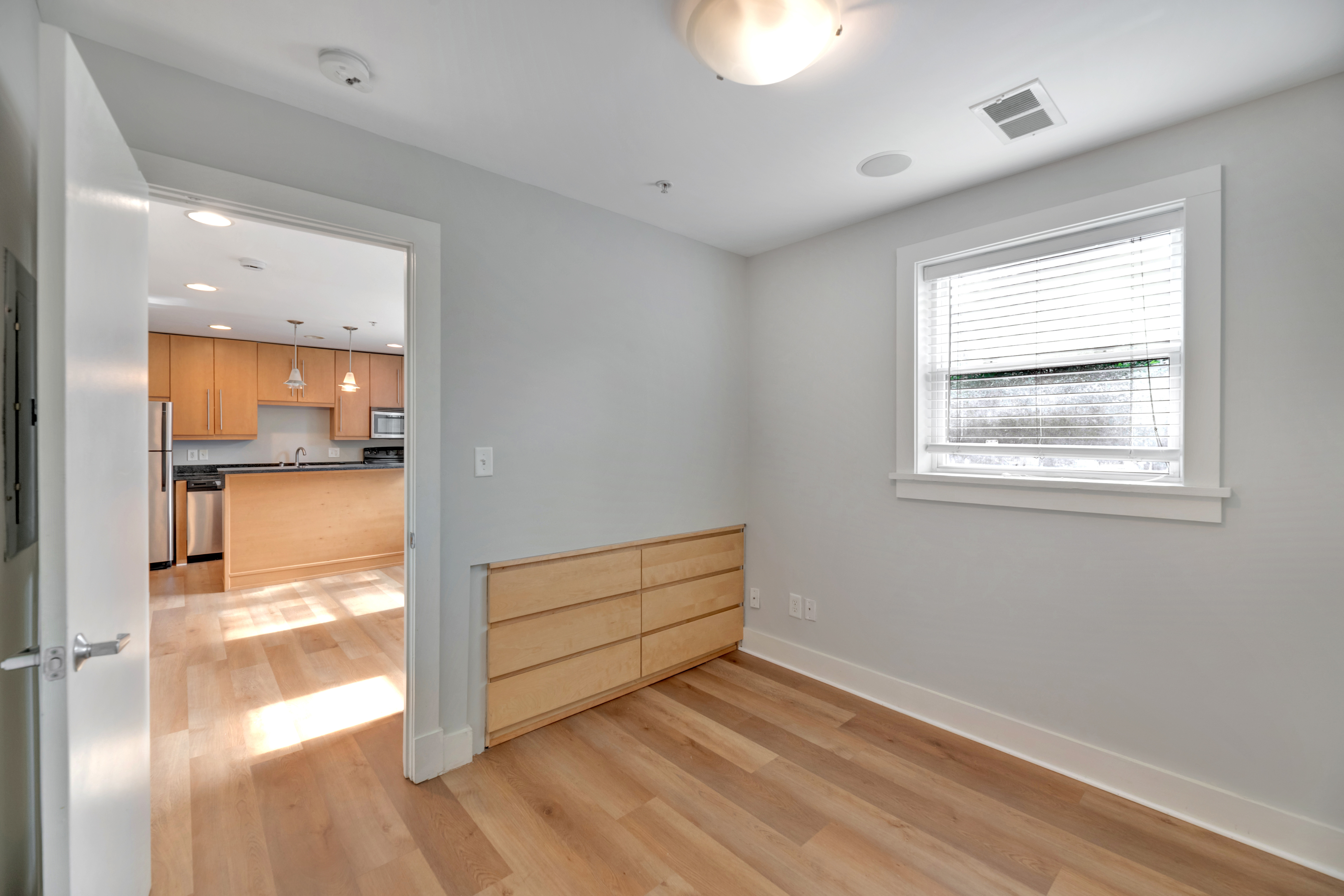 Washington Condo: 2600 Sherman Ave NW