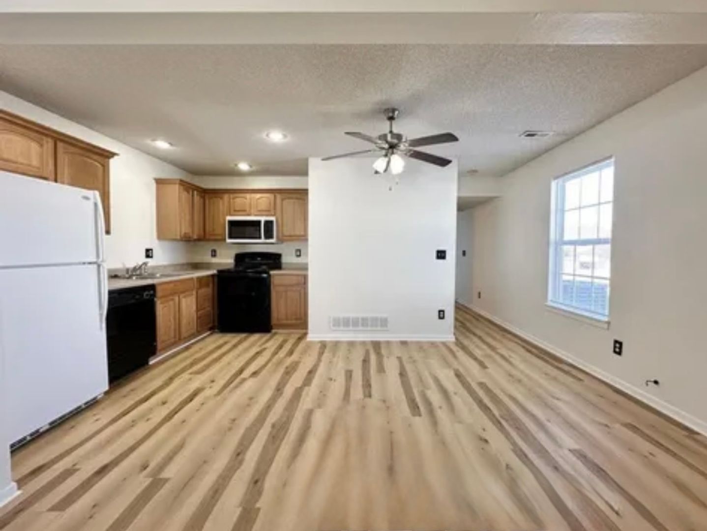 Blue Springs House: 710 SW Shadow Glen Dr.