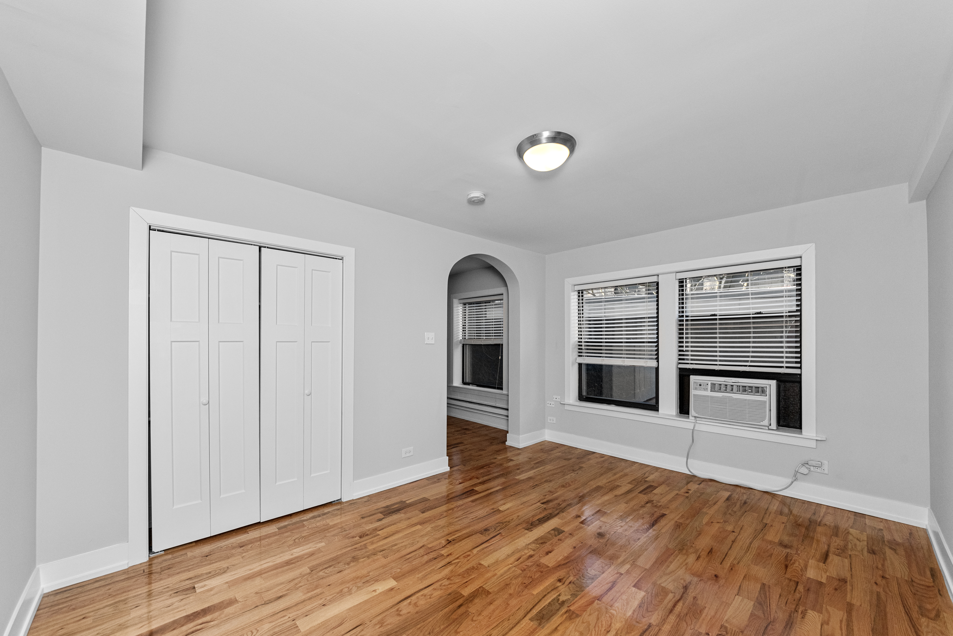 Chicago Condo: 550 W Arlington Pl