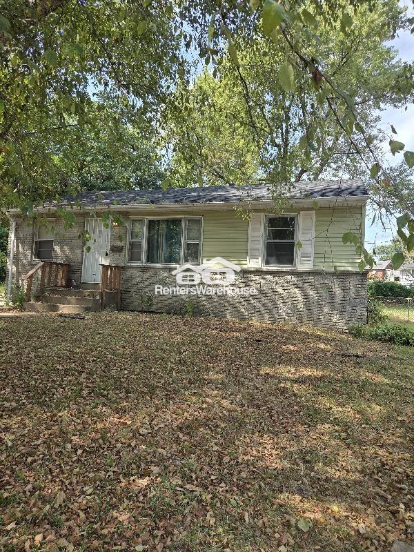 St Louis House: 8553 Jenny Dr St