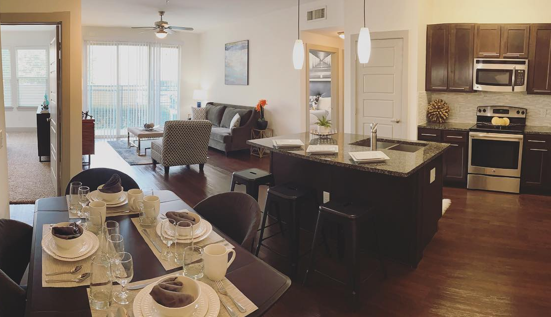 Houston Condo: 120 Yale St