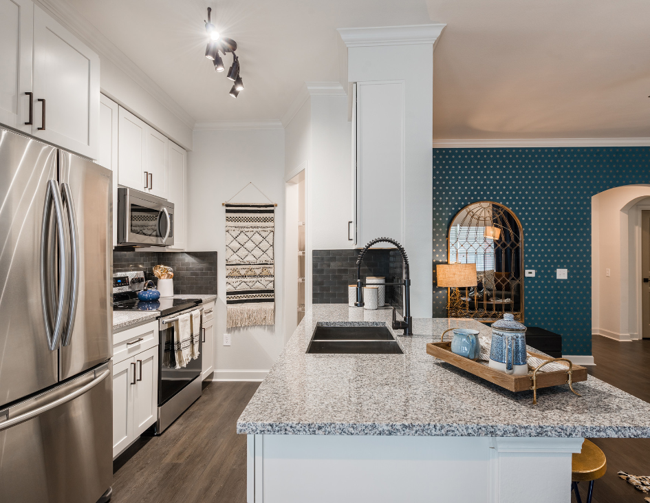 Houston Condo: 8150 Willancy Ln