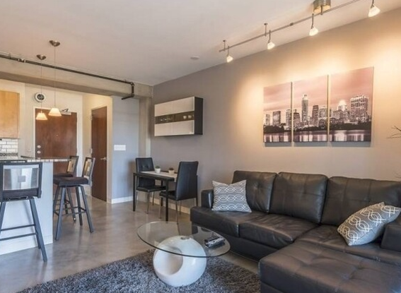 Austin Condo: 800 Brazos St