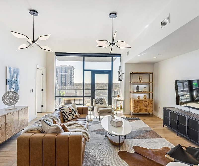 Austin Condo: 70 Rainey St