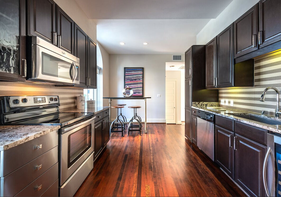 Dallas Condo: 412 N Ervay