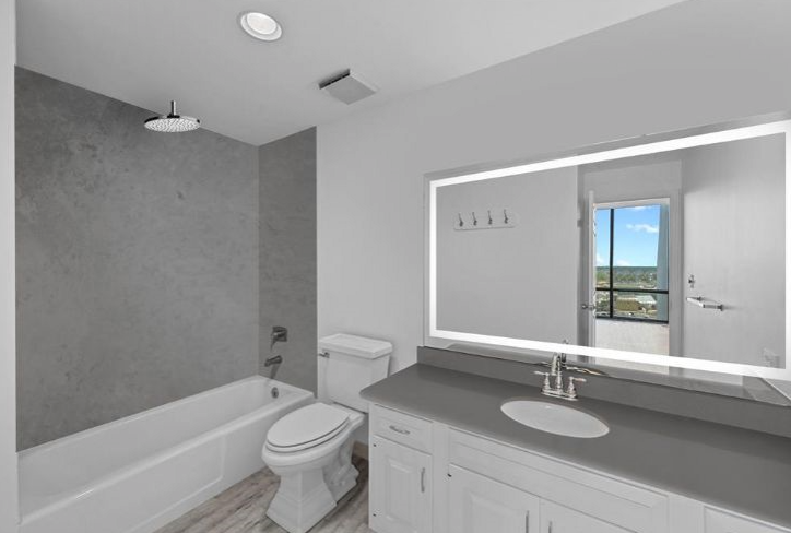 Houston Condo: 1111 Bering Dr