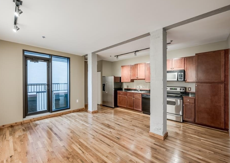 Houston Condo: 917 Main St