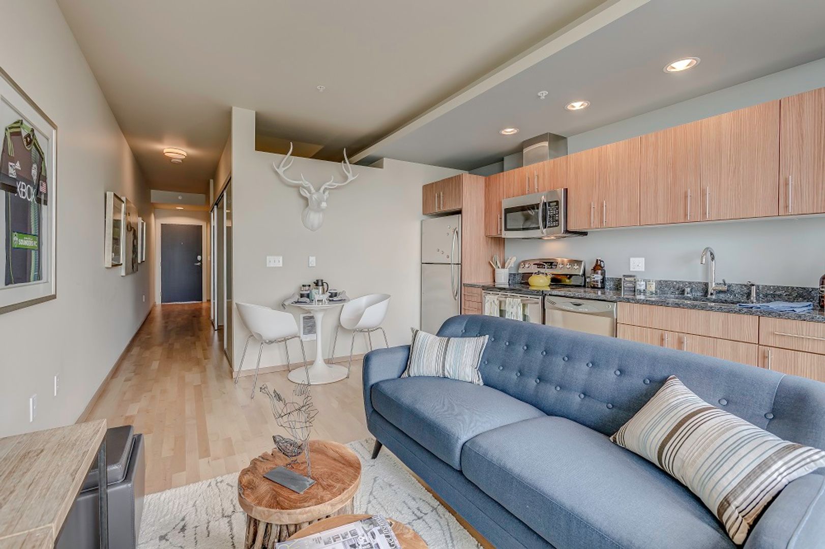 Seattle Apartment: 206 Bell St