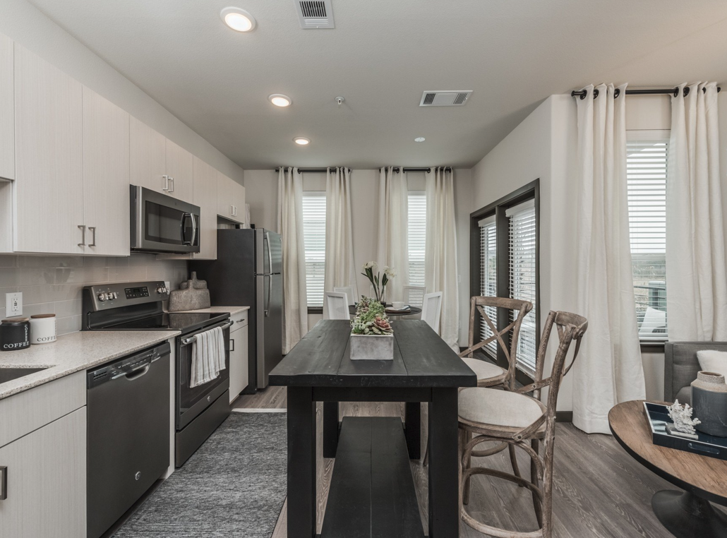 Addison Condo: 3970 Vitruvian Way