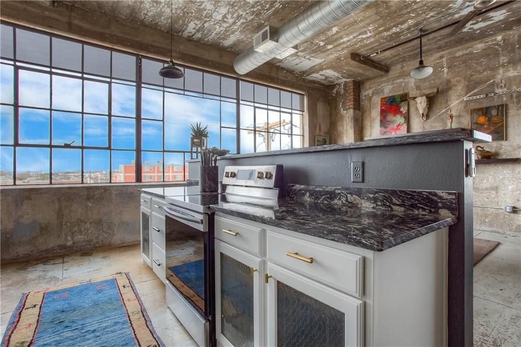 Fort Worth Condo: 120 Saint Louis Ave