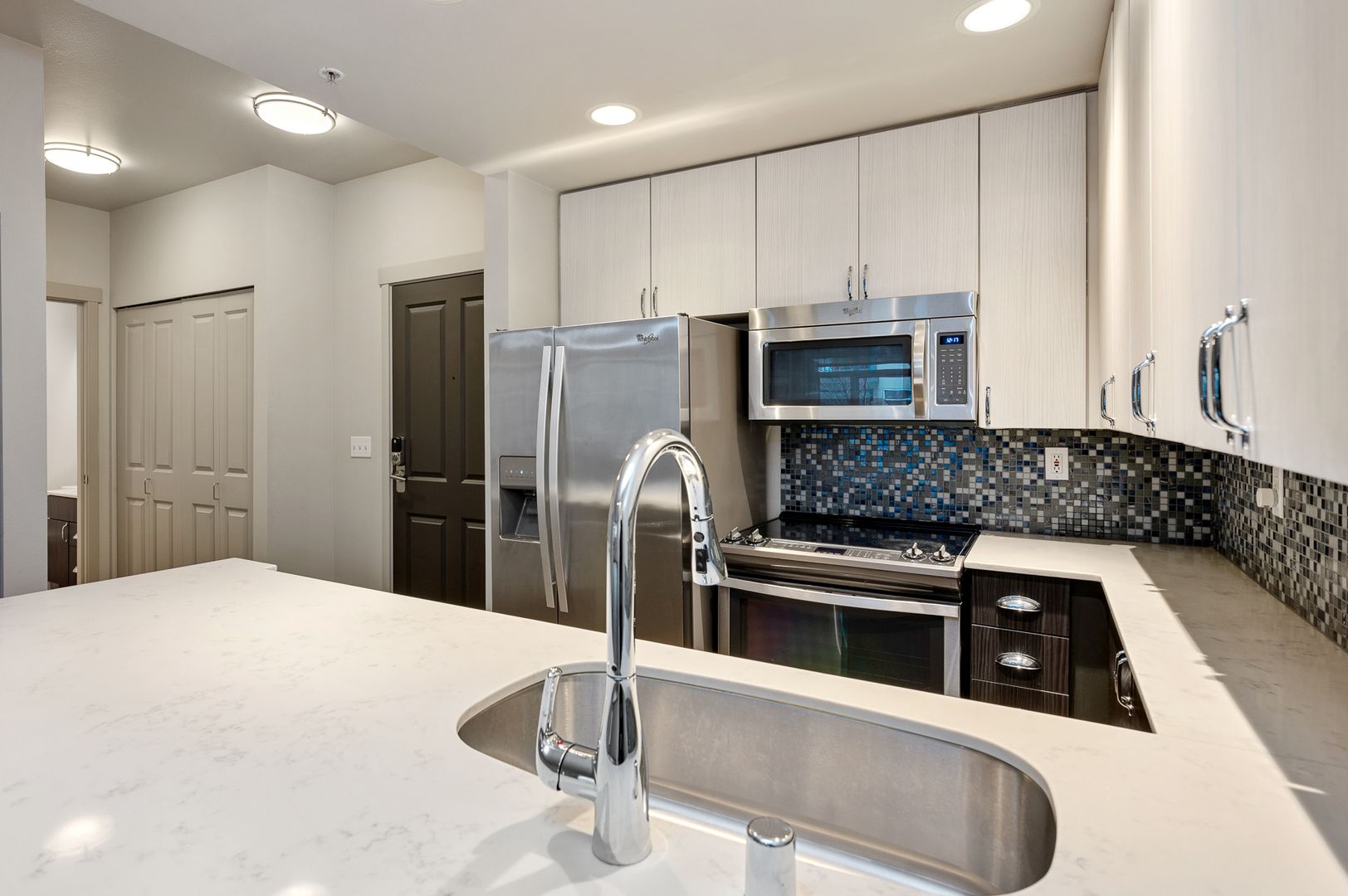 Bellevue Apartment: 37 103rd Ave NE