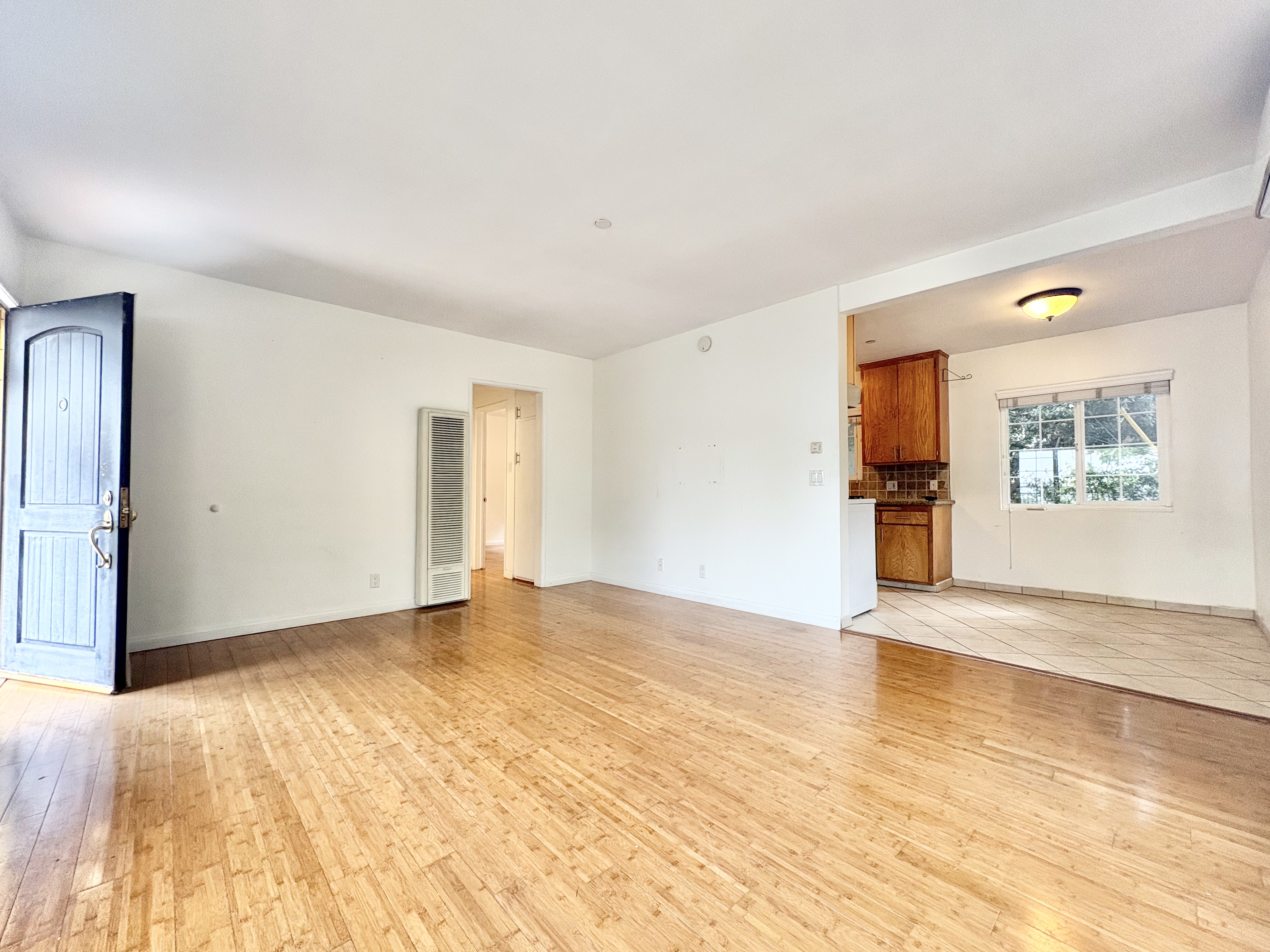 Culver City Condo: 8647 Higuera St