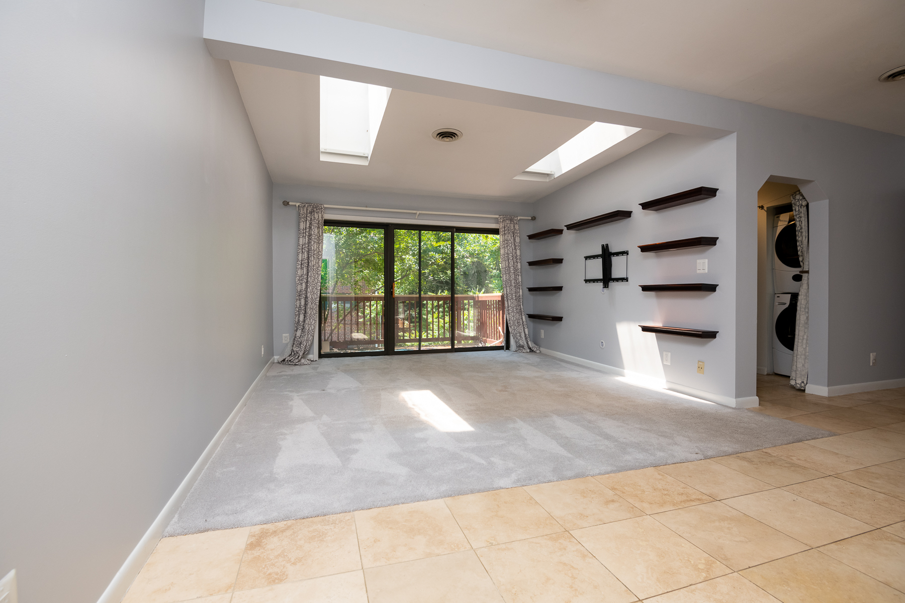 Alexandria Condo: 2802 Dartmouth Rd