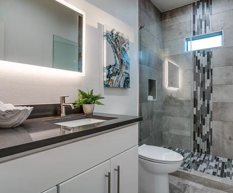 Dallas Condo: 422 W 9th St