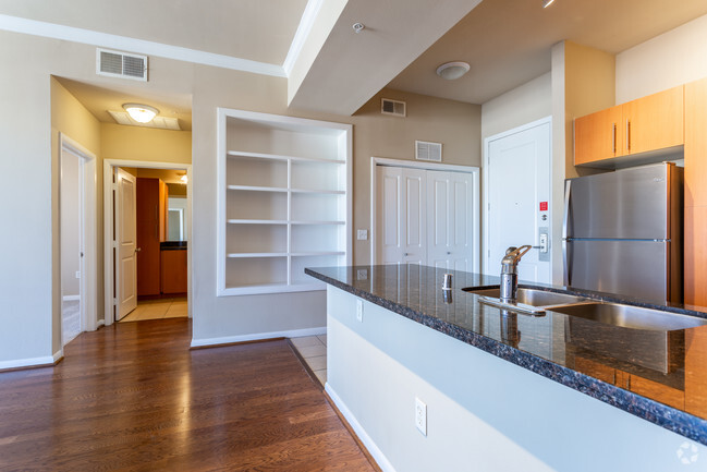 Dallas Condo: 3310 Fairmount