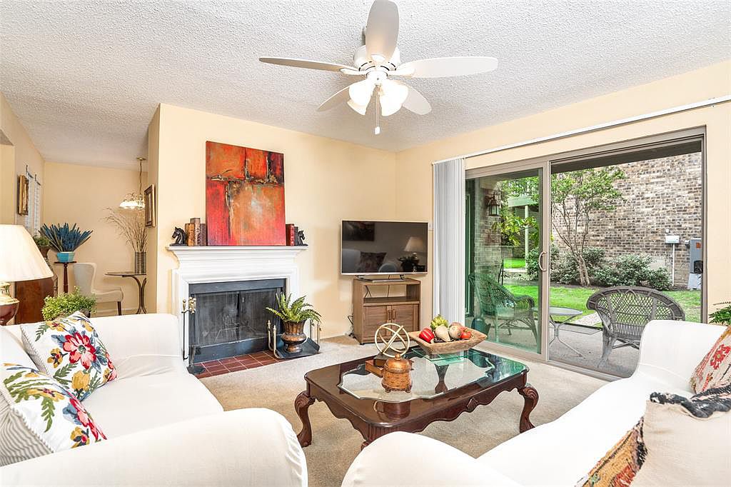 Dallas Condo: 5300 Keller Springs