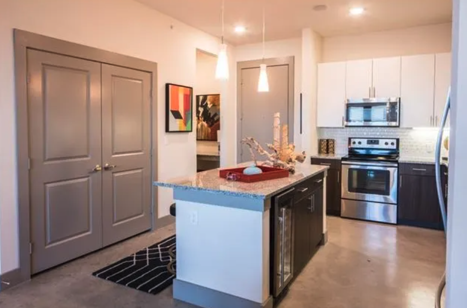 Dallas Condo: 2115 Tucker St