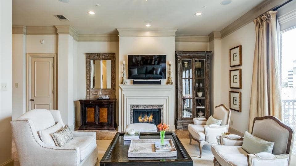 Dallas Condo: 2848 Woodside