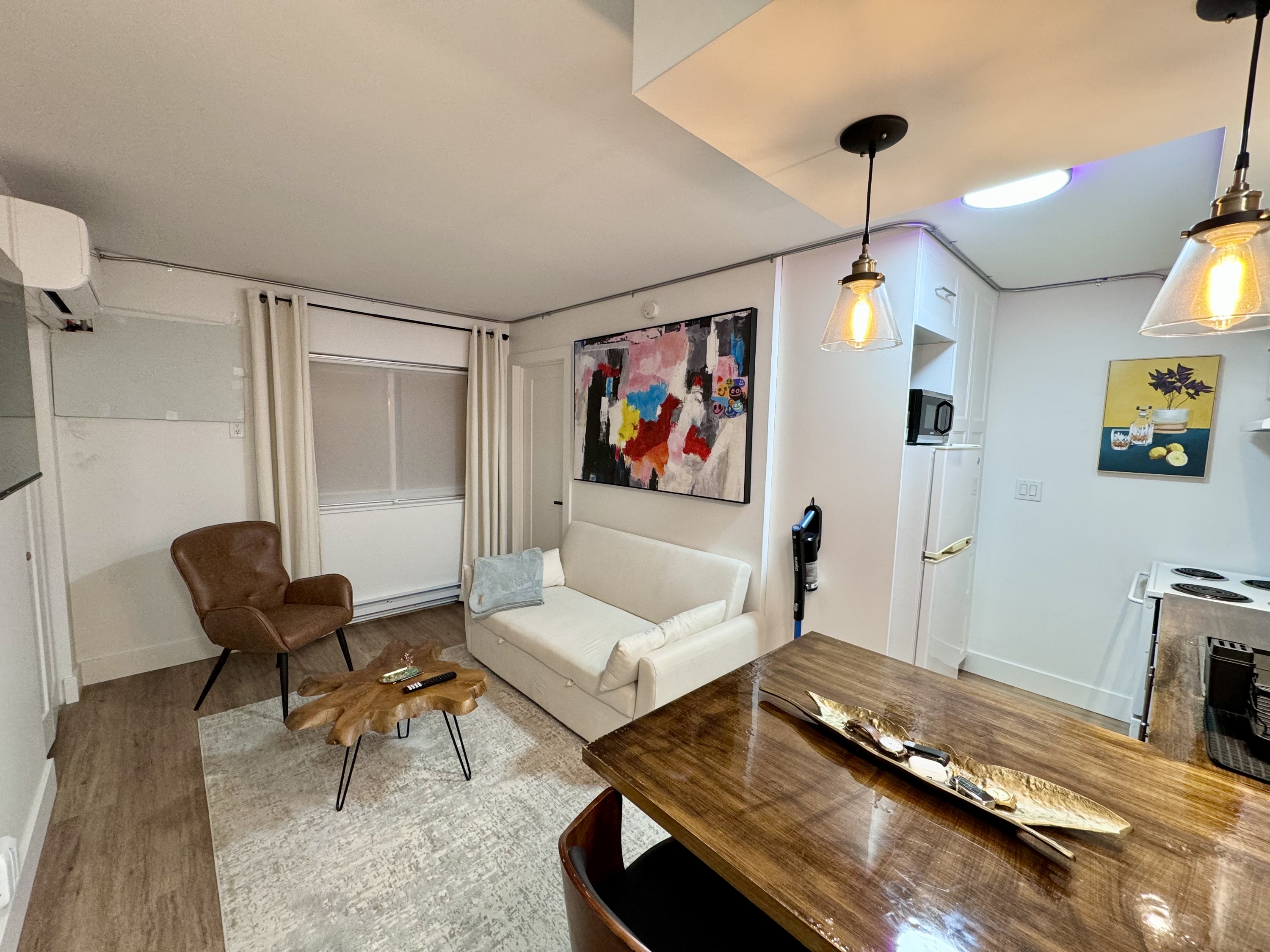 Windsor Condo: 1030 Lillian Ave