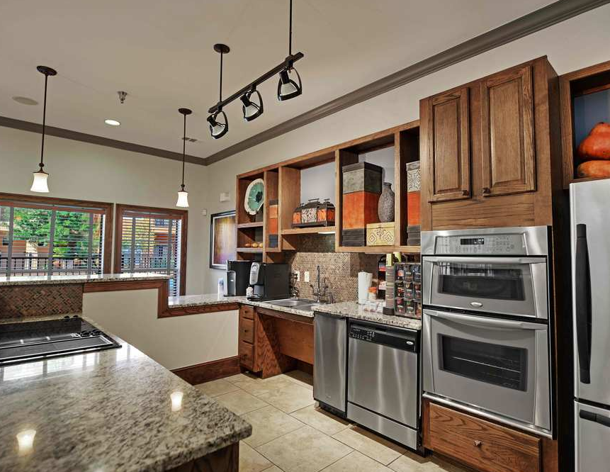 Bee Cave Condo: 12601 Galleria Cir