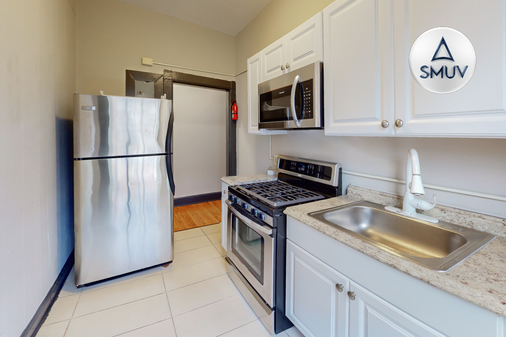 Baltimore Condo: 24 East Madison Street