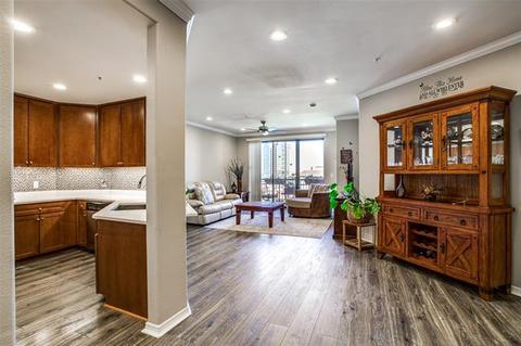 Irving Condo: 330 E Las Colinas