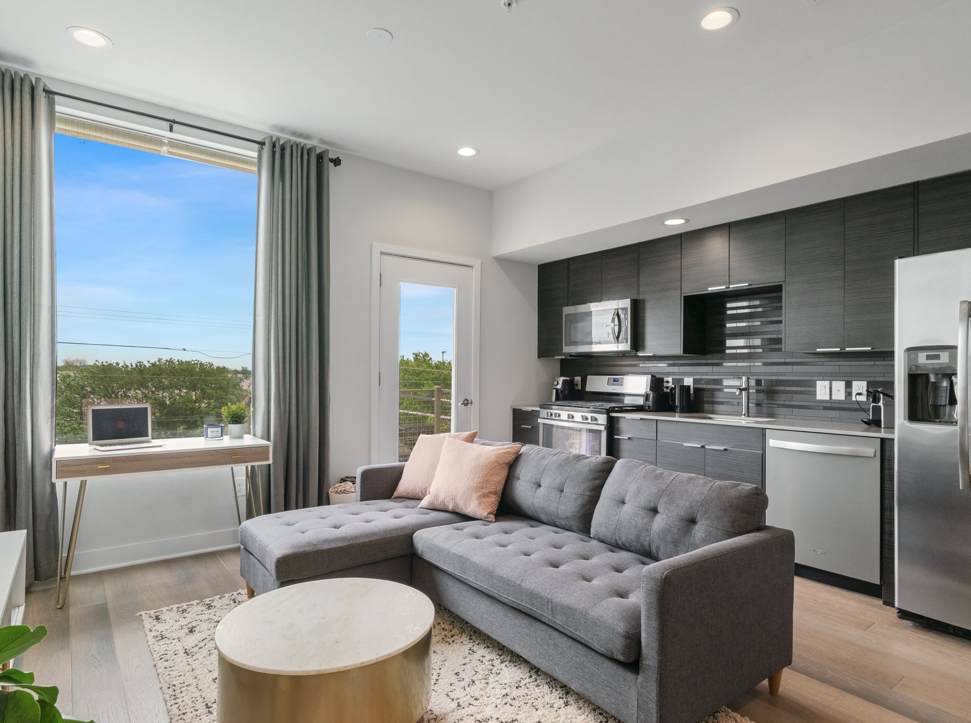 Austin Condo: 1800 E 4th St