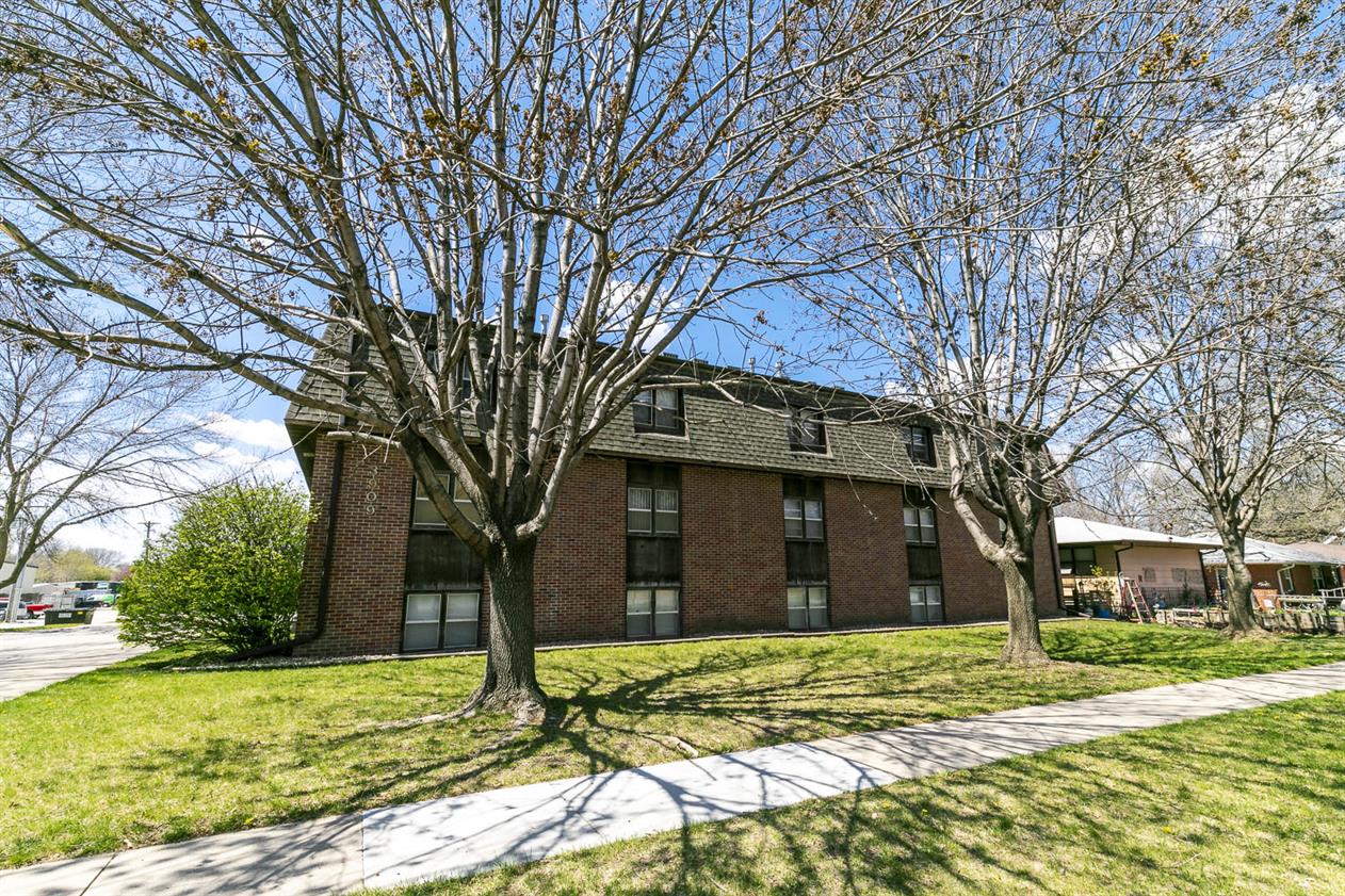 Lincoln Condo: 3909 N 68th ST