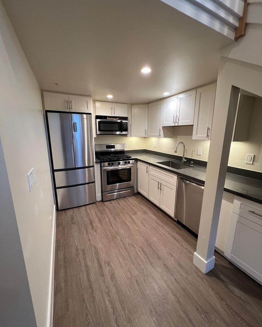 Hayward Apartment: 22650 Main St